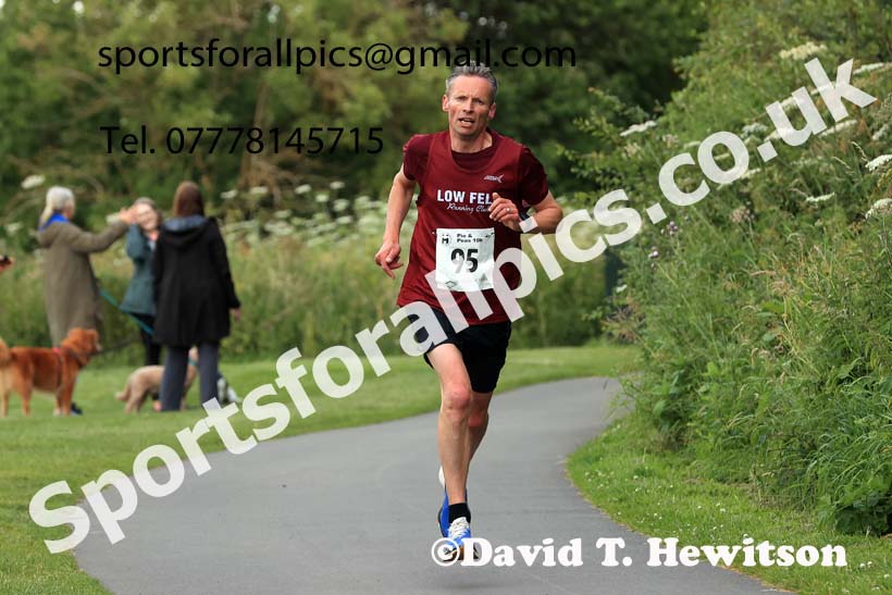 The 2024 Tynedale Pie n Peas 10k Road Race, Ovington to Low Prudhoe Country Park, Northumberland.  Photo: David T. Hewitson/Sports for All Pics